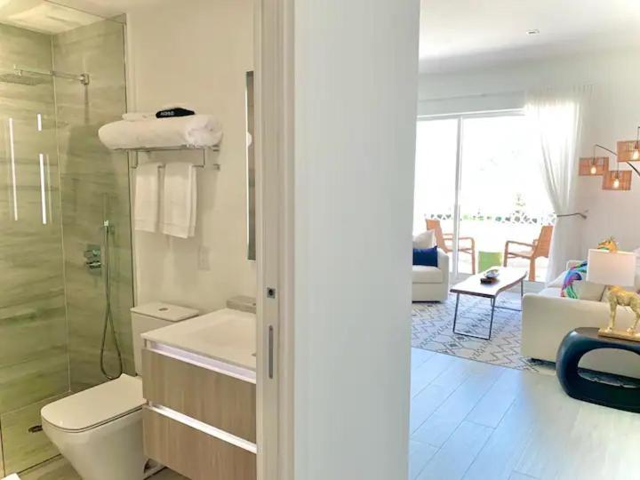 Aparthotel The Grove West Bay